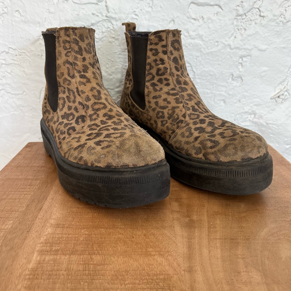 UO Leopard Print Platform Chelsea Boots